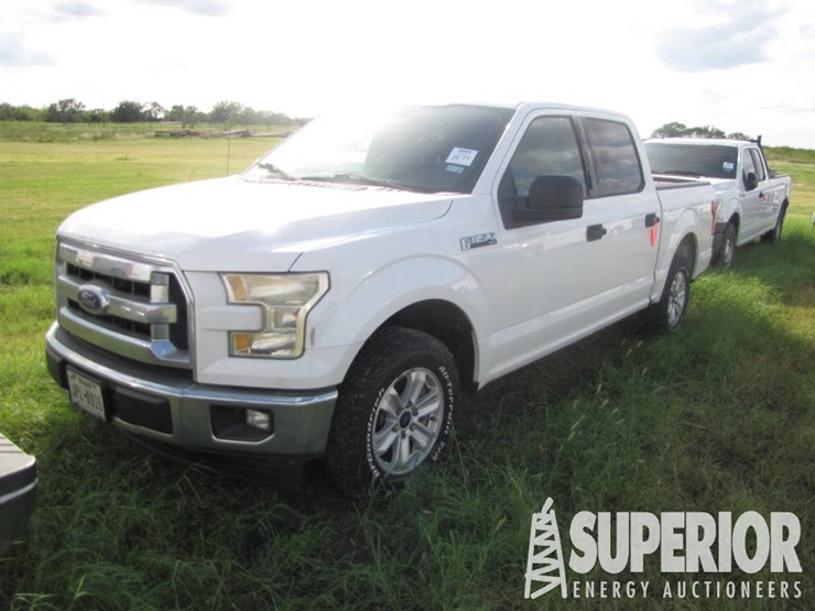 2017-ford-f-150-xlt-crew-cab-pickup-image-1