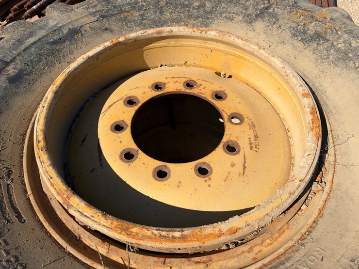 #41541-•-(3)-various-equipment-tires-image-4