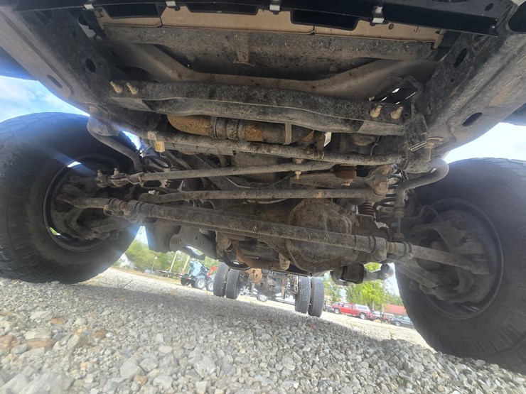 2021-ford-f350-image-28