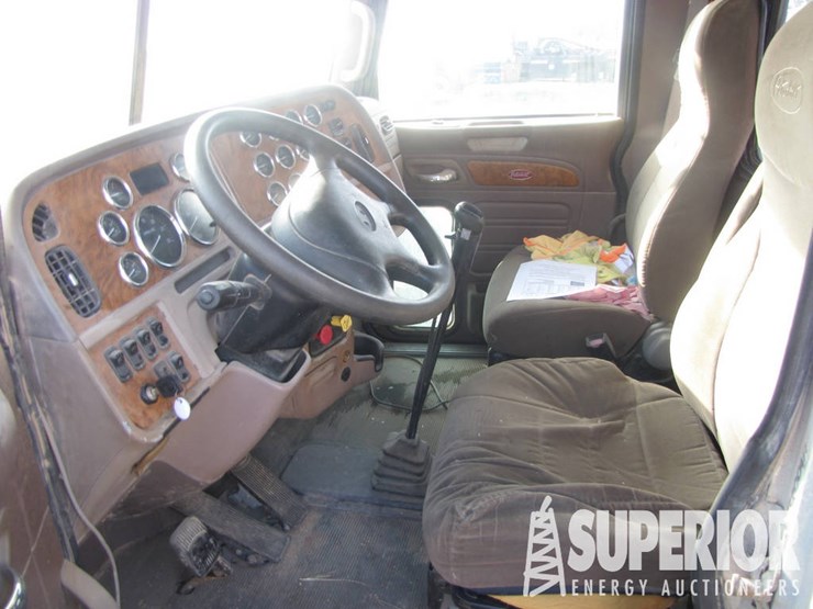 2006-peterbilt-379-t/a-day-cab-haul-truck-image-7
