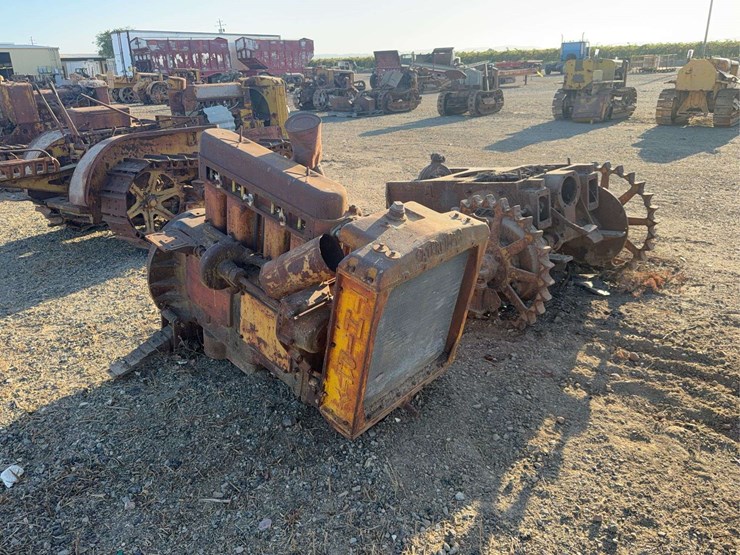 caterpillar-thirty-image-3
