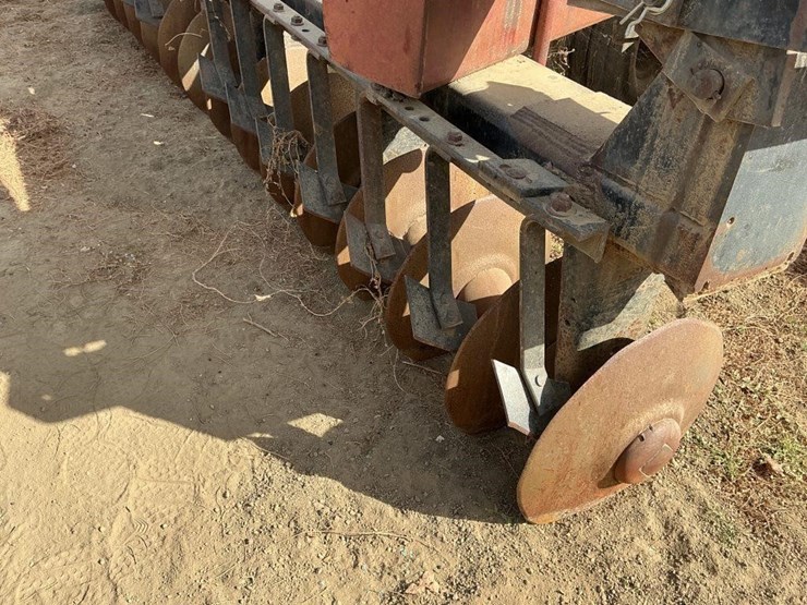 case-ih-770-23'-fold-up-wheel-disc-image-14