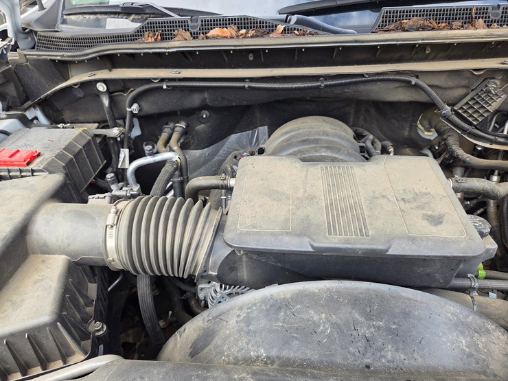 #6-•-2022-chevrolet-2500-service-truck-/-vin:-1gbowle71nf140105-/-68.050-image-31