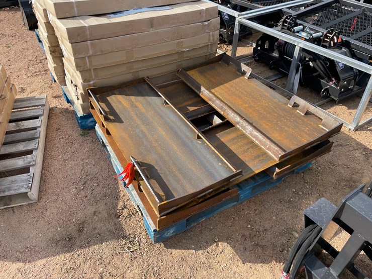 #4134-•-landhonor-skid-steer-universal-adapter-plate-image-2
