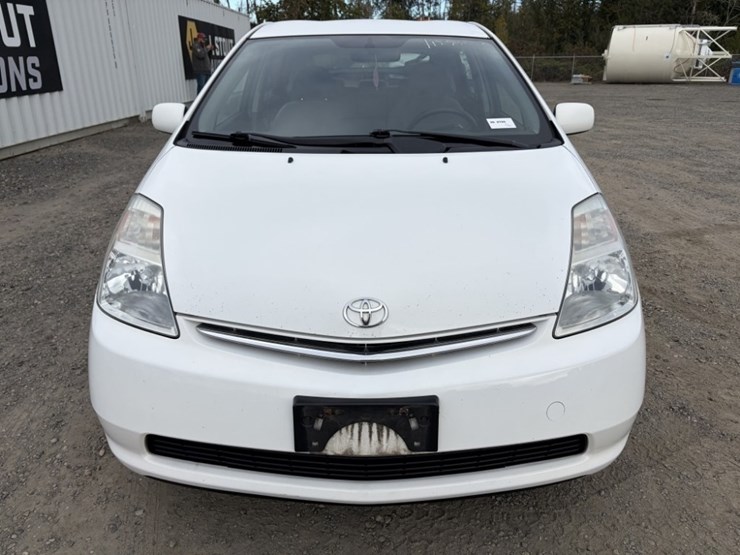 2009-toyota-prius-hybrid-sedan-image-8