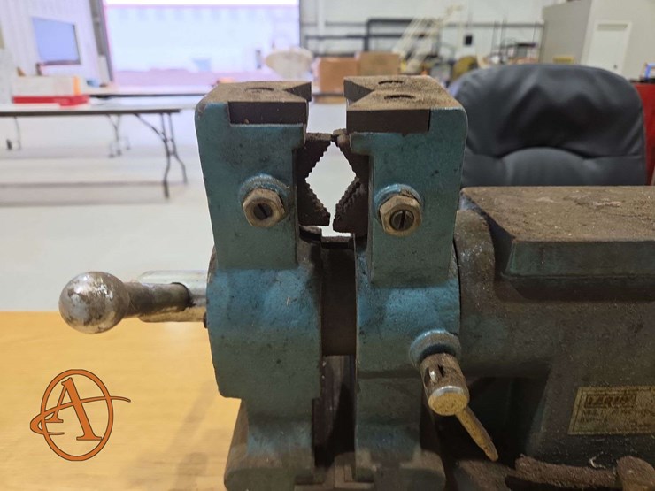 larin-multifunction-bench-vise-image-7
