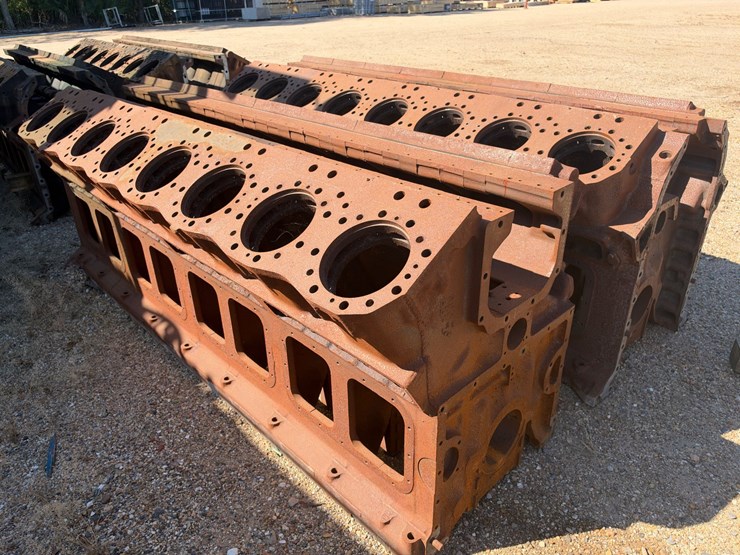 #46910-•-(2)-16-cylinder-engine-blocks-image-3
