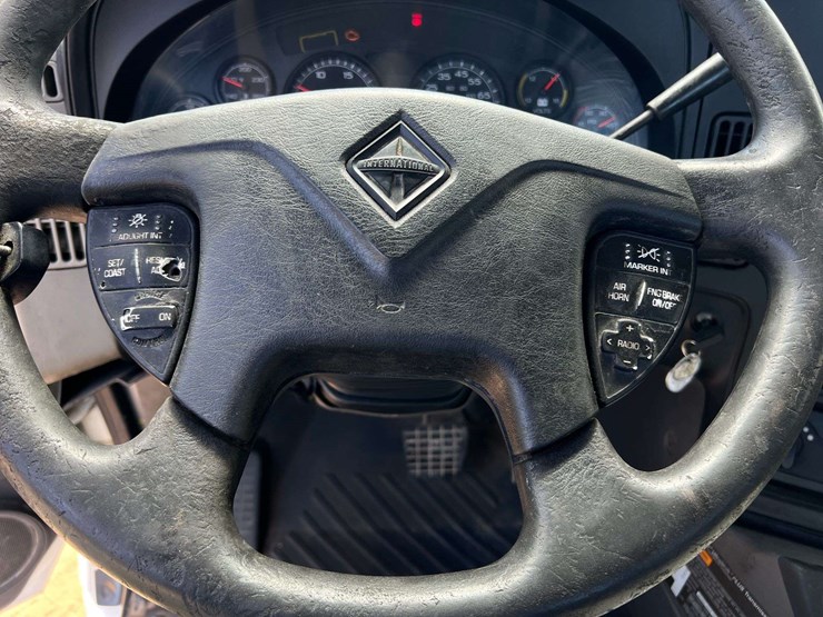 2016-international-prostar+-122-tandem-axle-day-cab-truck-tractor-–-cummins-isx15-diesel-(530,432-mi-image-11