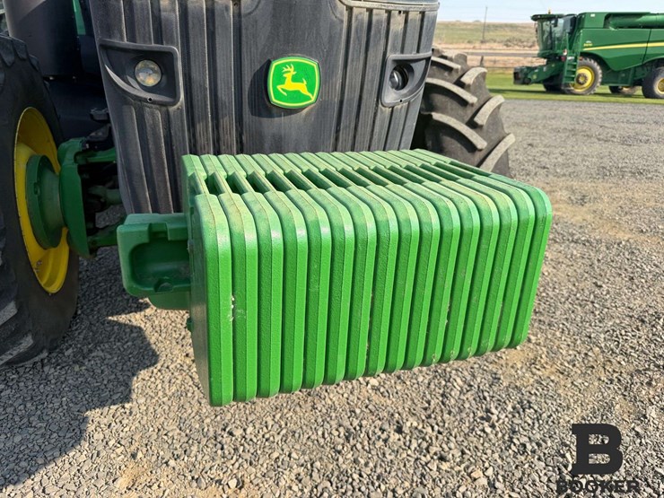 2011-john-deere-8335r-tractor-image-10