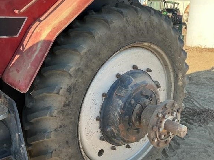 case-ih-7210-tractor-image-15