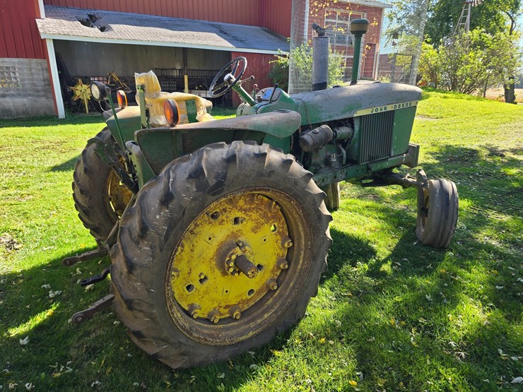 john-deere-3010-image-10