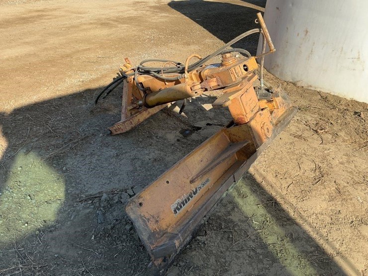 rhino-8'-3-pt-6-way-angle-blade-image-4