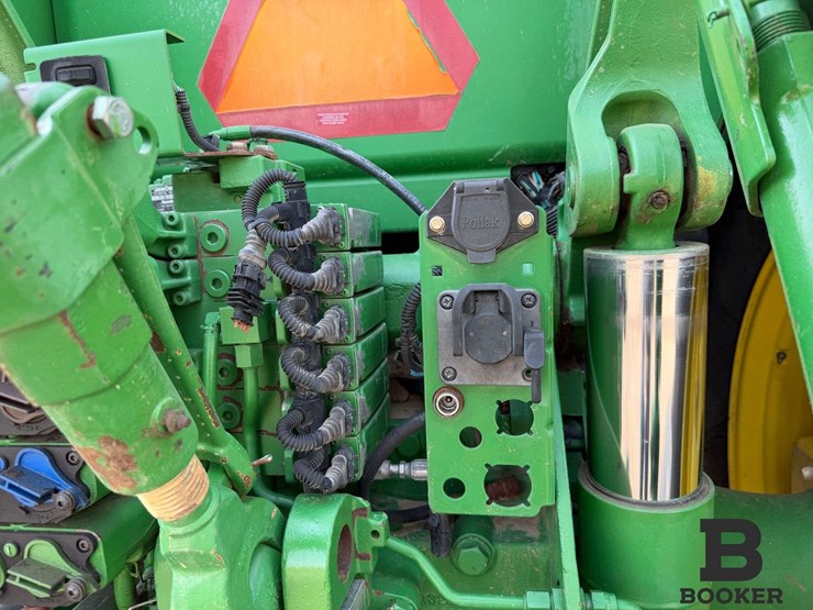 2011-john-deere-8335r-tractor-image-49