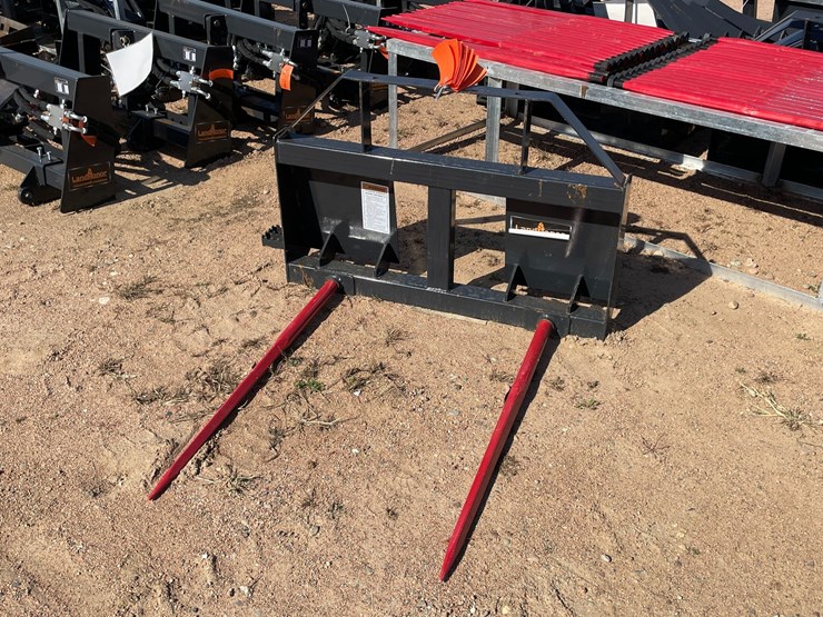 #4098-•-landhonor-bale-spear-frame-attachment-image-1