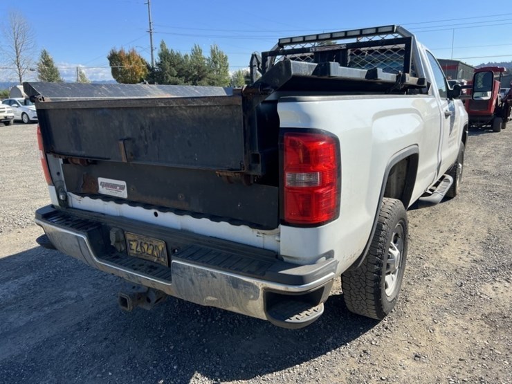 2015-gmc-sierra-2500-image-4
