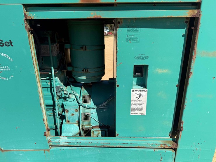 cummins-/-onan-250-kw-commercial-diesel-generator-(242-actual-hours)-image-14