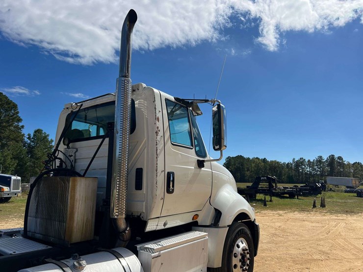 2016-international-prostar+-122-tandem-axle-day-cab-truck-tractor-–-cummins-isx15-diesel-(530,432-mi-image-48