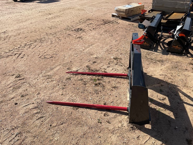 #4101-•-landhonor-skid-steer-bale-spear-attachment-image-3