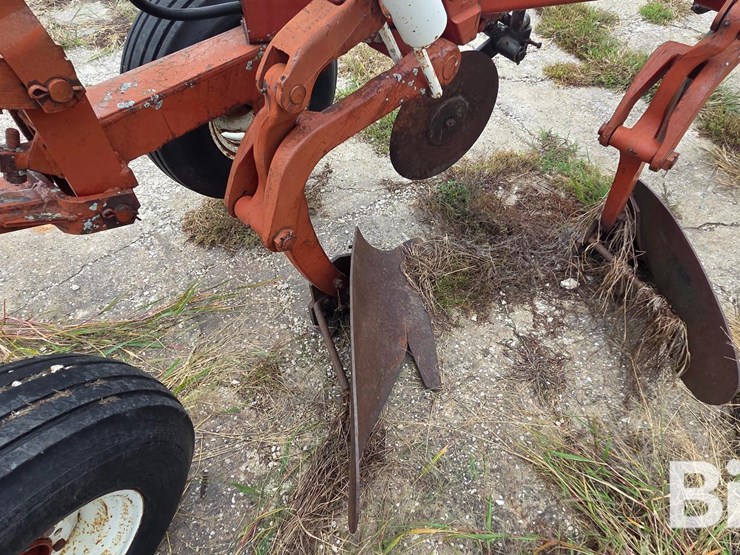 international-720-plow-image-9