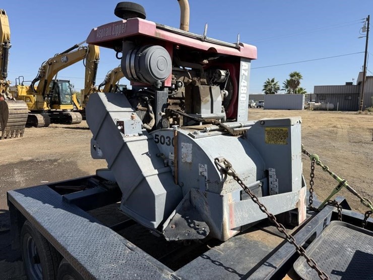2005-asphalt-zipper-az-480hd-asphalt-grinder-image-7