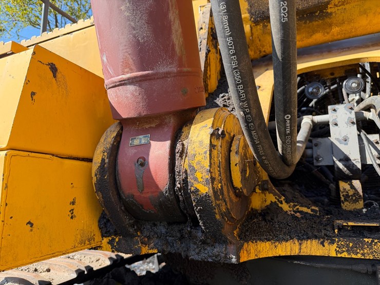 #4098-•-2015-john-deere-870g-lc-excavator-image-49