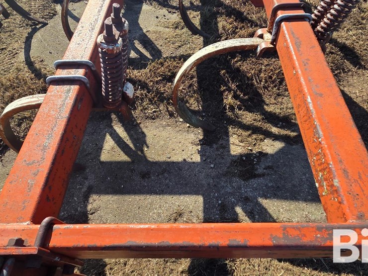 international-55-chisel-plow-image-10