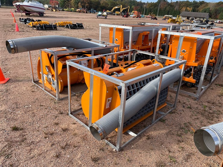 #4067-•-landhonor-skid-steer-double-discharge-concrete-mixer-attachment-image-7