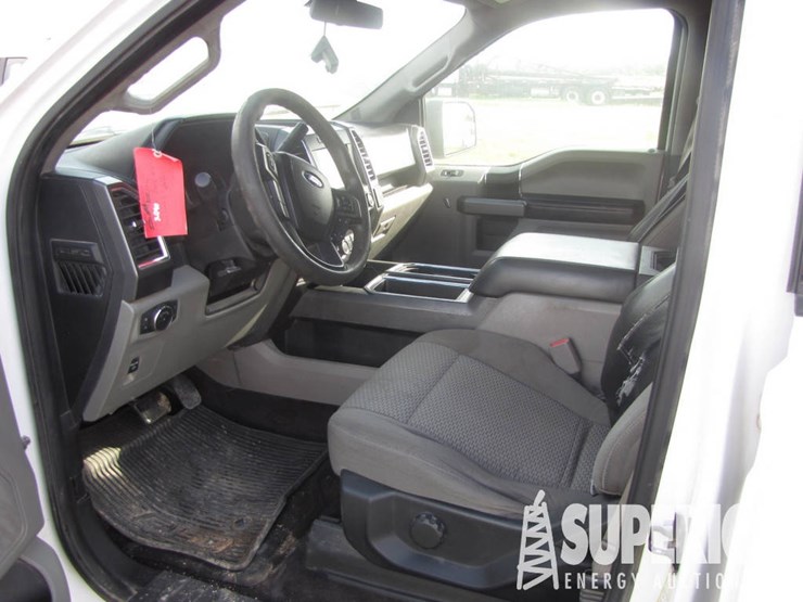 2017-ford-f-150-xlt-crew-cab-pickup-image-7