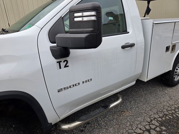 #5-•-2020-chevrolet-2500-service-truck-/-vin:-1gb0wle7xlf295314-/-74,095-miles-image-6