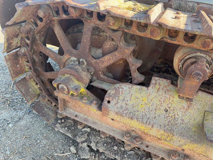 caterpillar-thirty-image-8