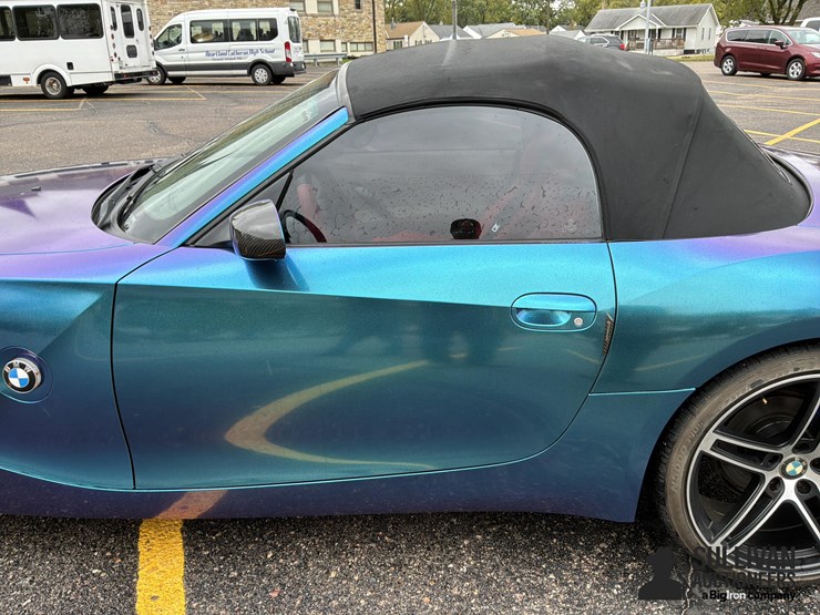 2004-bmw-z4-2.5i-2-door-convertible-roadster-image-11