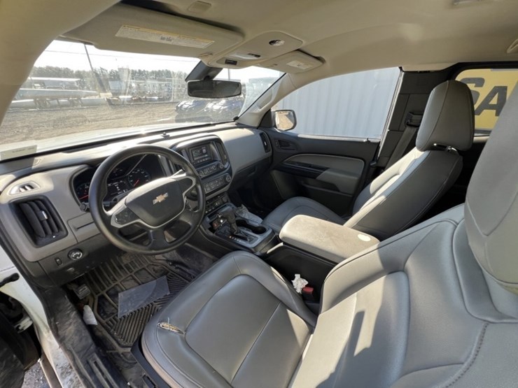 2016-chevrolet-colorado-image-16