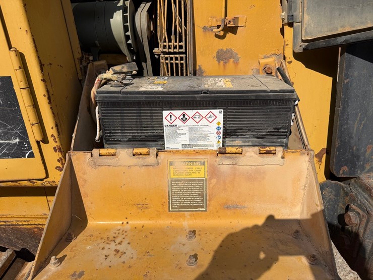 #4088-•-caterpillar-963-crawler-loader-image-46