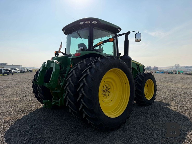 2011-john-deere-8335r-tractor-image-5