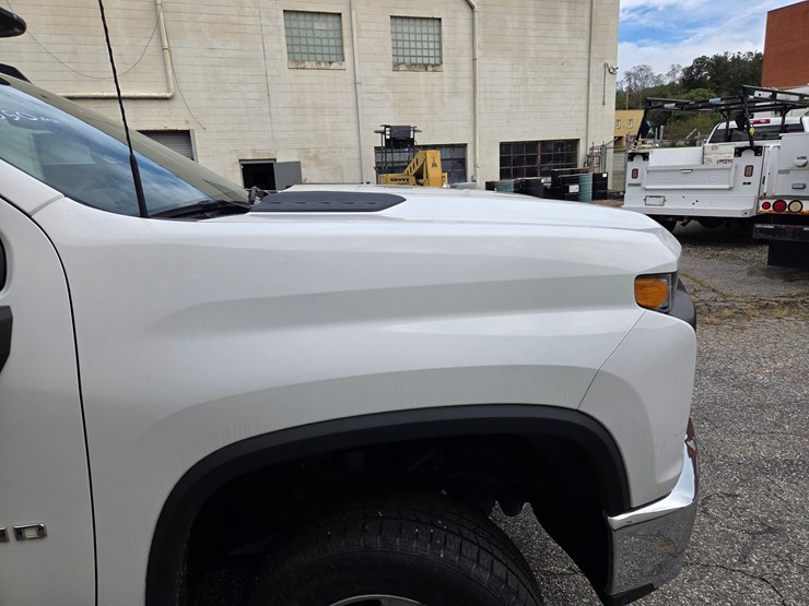 #6-•-2022-chevrolet-2500-service-truck-/-vin:-1gbowle71nf140105-/-68.050-image-20