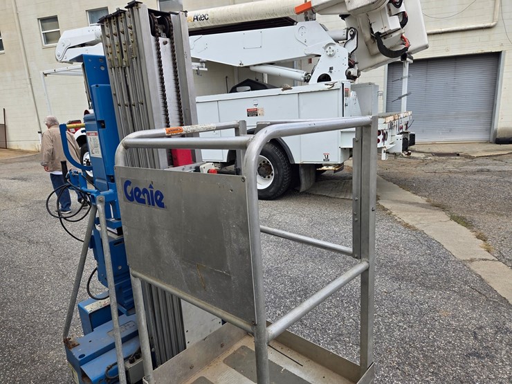 #14-•-genie-portable-lift-/-model:-twp-255-/-hours-not-known-image-9
