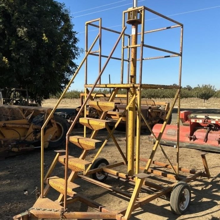 MARVIN 12' Portable Laser Tower
