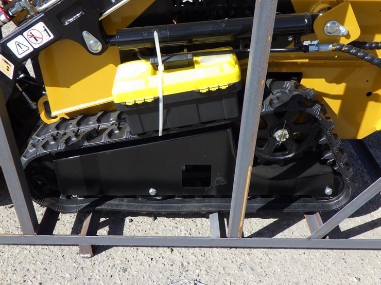 2026-agt-mx-crt23-skid-steer-loader-image-8