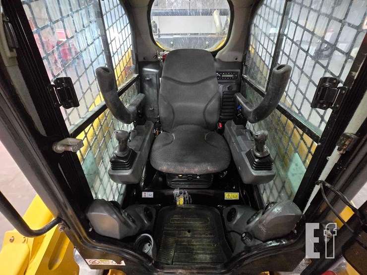 2022-caterpillar-299d3-image-14
