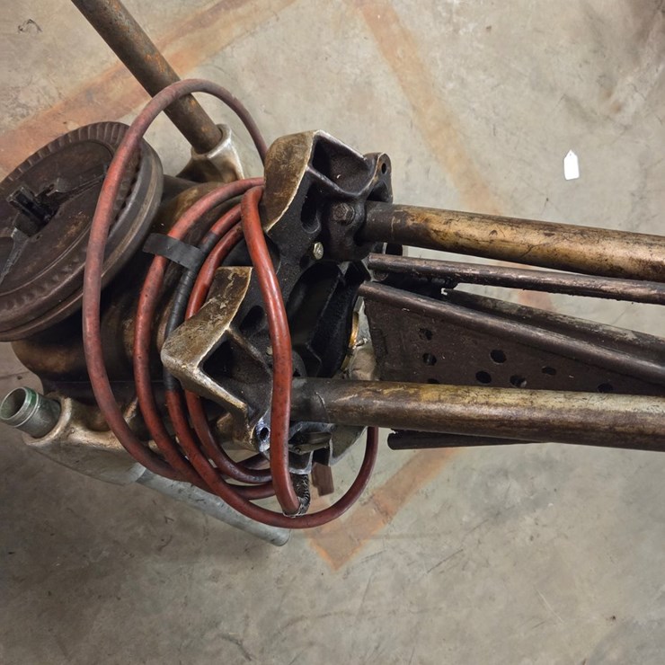 #35 • Rigid 300 pipe threader with hand truck