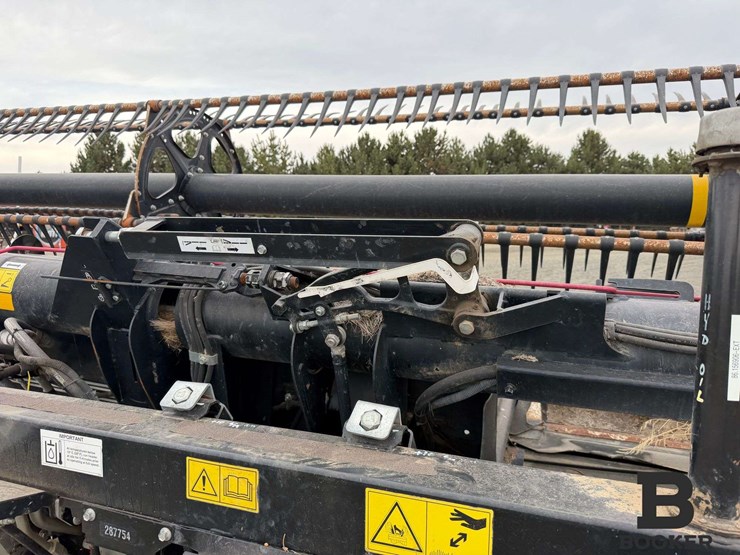 2019-macdon-fd135-draper-header-image-40