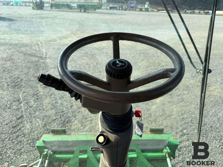 2012-john-deere-s670-combine-image-114