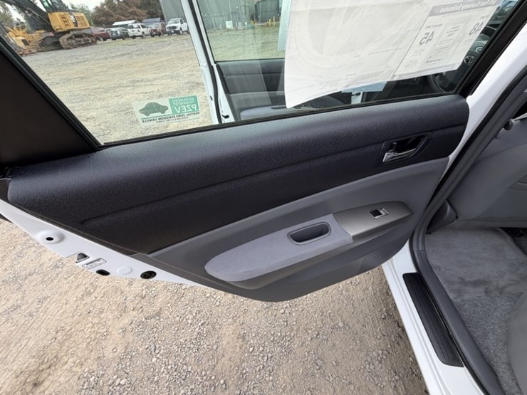2009-toyota-prius-hybrid-sedan-image-26