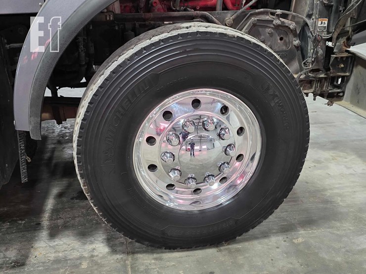 2016-kenworth-t800-image-33