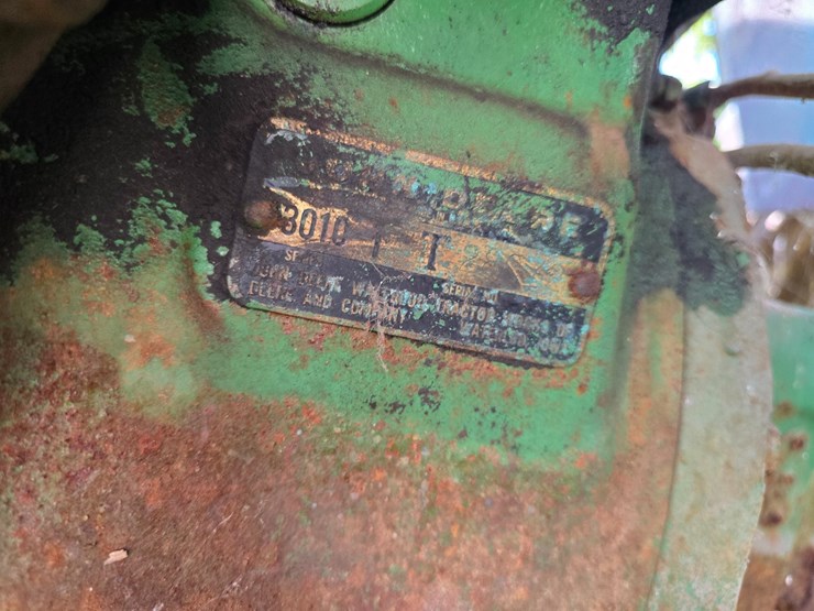 john-deere-3010-image-8