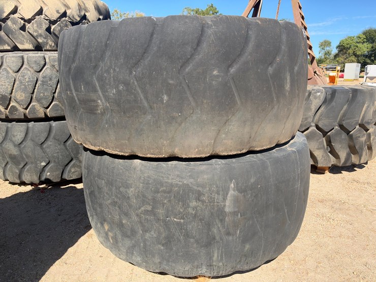 #41529-•-various-equipment-tires-image-2