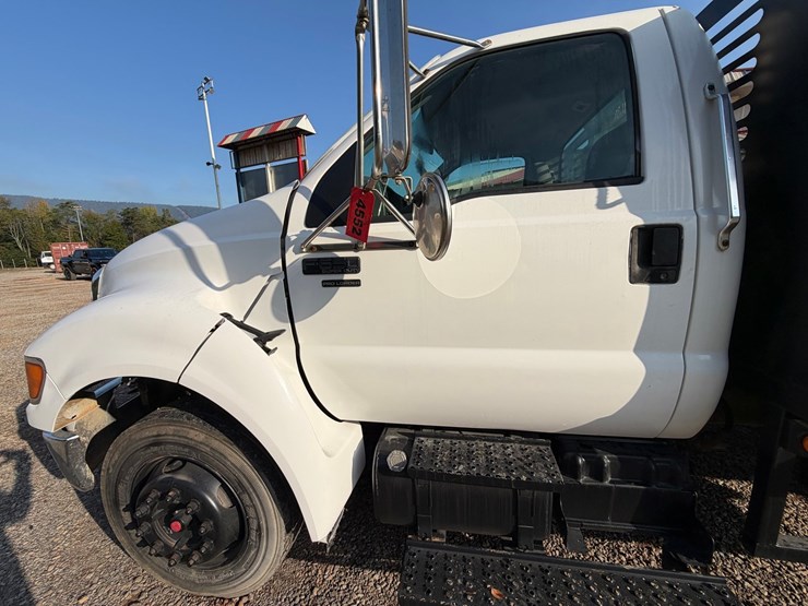 #4552-•-ford-f-650-flatbed-truck-image-18