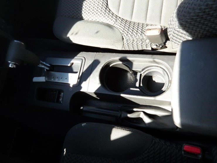 2018-nissan-frontier-sv-image-19