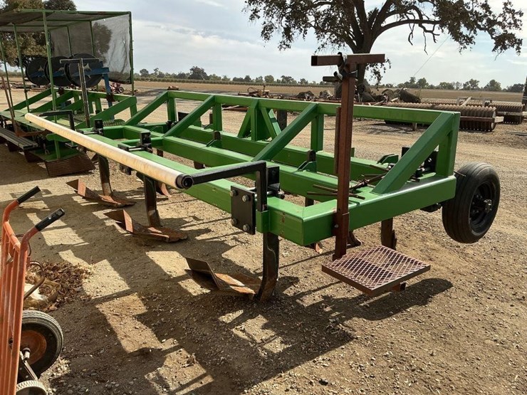 custom-3-pt-3-row-60"-drip-tape-retriever-image-4