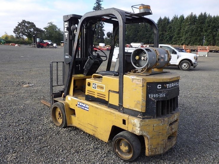 caterpillar-t70d-forklift-image-3